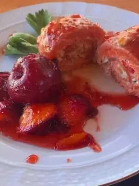 Plato principal gourmet de restaurante de montaña